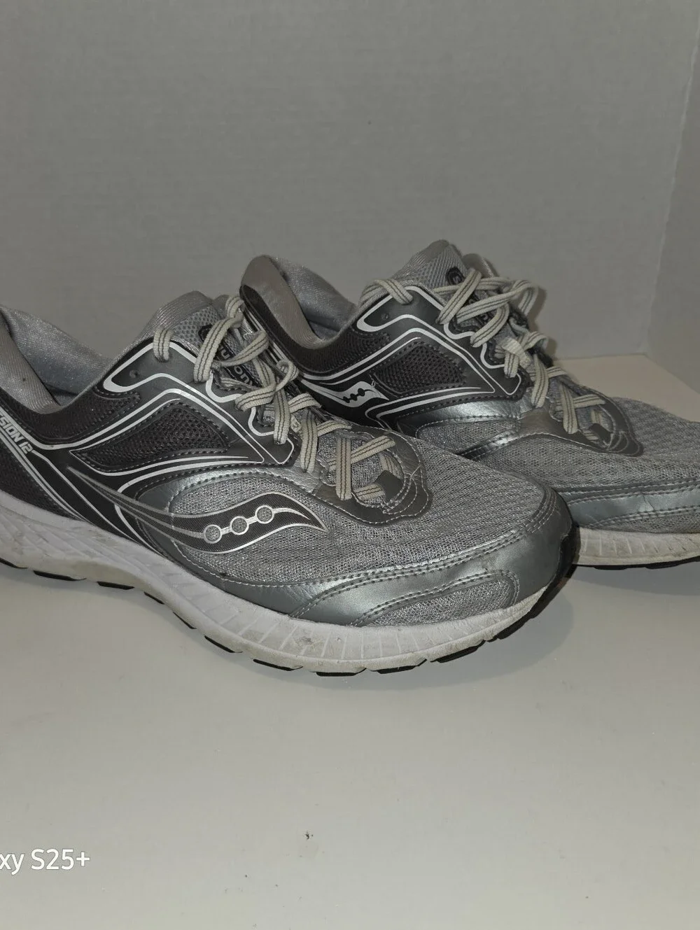 Saucony Cohesion 12 Versafoam Grid Running Athletic Sneaker Grey Womens 12 W